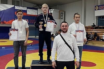 Все победители и призеры первенства Крыма по вольной борьбе среди юношей до 18 лет