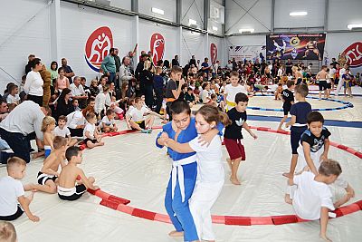 В Ялте ко Дню Героев Отечества провели Открытый турнир по сумо