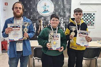 В Симферополе прошел первый молодежный чемпионат города по шахматам