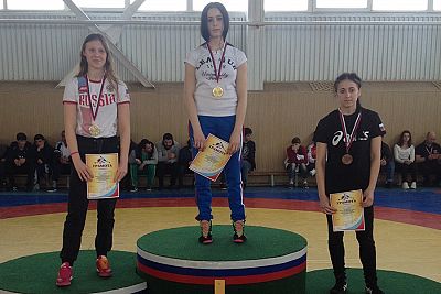 Все победители и призеры первенства ЮФО по женской борьбе среди юниорок (до 21 года)