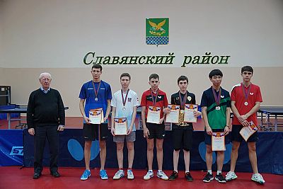 "Бронза" крымских юниоров-теннисистов на первенстве ЮФО в Краснодарском крае