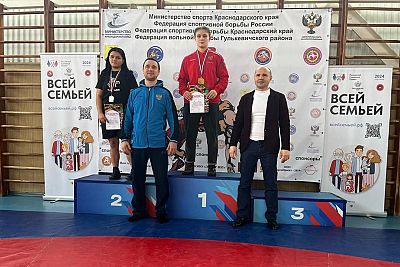 Четыре медали для Крыма и Севастополя на первенстве ЮФО по женской борьбе среди девушек до 18 лет