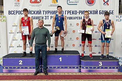 У юных крымских борцов-классиков две медали на Всероссийском турнире в Кирове