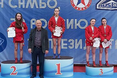 Юные самбисты полуострова завоевали девять медалей на первенстве ЮФО в Новороссийске