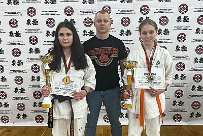 Юные крымские каратистки завоевали медали на международном турнире в Минске