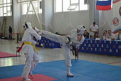 В Симферополе прошли Открытые чемпионат и первенство города по киокушин карате