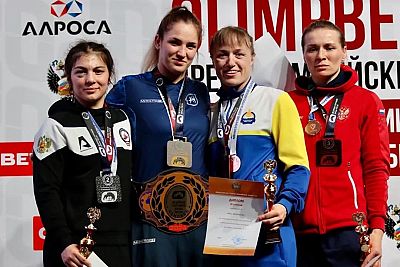 Амина Танделова из Симферополя – серебряный призер предолимпийского чемпионата России по женской борьбе!