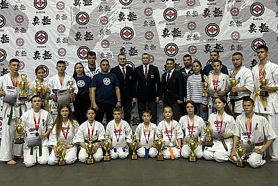 28 медалей завоевали крымские каратисты на "Кубке Героев" в Краснодаре