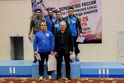 Азамат Сеитов – серебряный призер первенства России по греко-римской борьбе среди юниоров!
