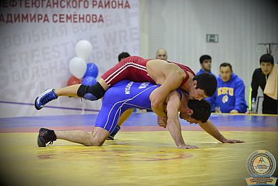 Сборная Крыма по вольной борьбе успешно выступила на международном турнире в Ханты-Мансийском автономном округе