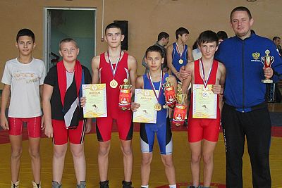 Севастопольские борцы греко-римского стиля завоевали три медали на турнире в Новочеркасске