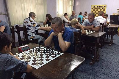 В Евпатории прошел II шахматный турнир поколений