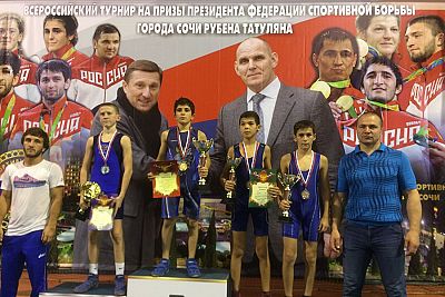 Сборная Крыма завоевала семь медалей в первенстве ЮФО по вольной борьбе среди юношей до 16 лет