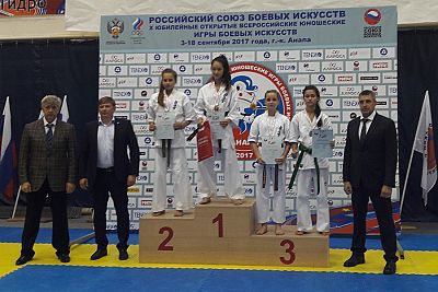 Мелани Юсуфова из Симферополя – серебряный призер Всероссийских соревнований по киокусинкай карате в Анапе