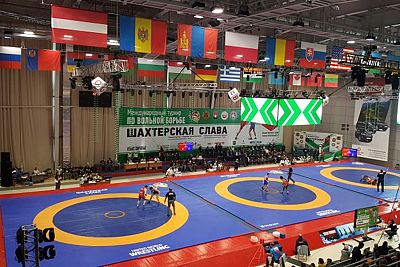 Крымчане приняли участие в международном борцовском турнире "Шахтерская слава" в Кемерово