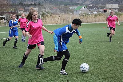Стартовало футбольное первенство Крыма среди команд девушек до 17 лет