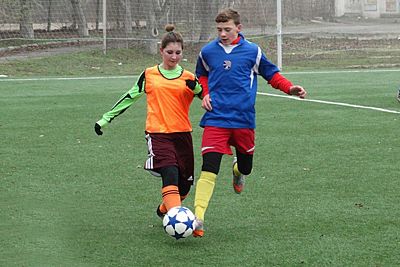 В своем дебютном матче женская сборная Крыма уступила юношам из ДЮСШ РК