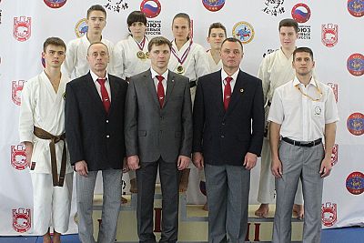 Крымчане завоевали семь медалей на Всероссийских соревнованиях по всестилевому карате в Туле