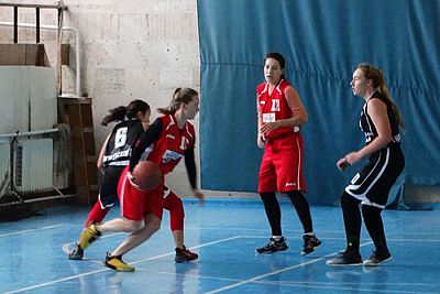Команда из Красногвардейского сохранила лидерство в женском баскетбольном чемпионате Крыма