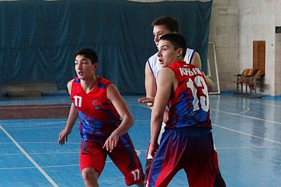 Симферопольцы лидируют в баскетбольном первенстве Крыма среди юношей