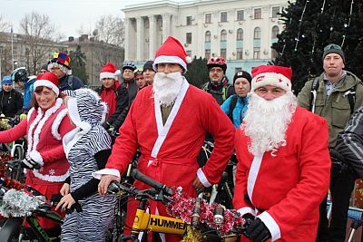 Новогодний велопробег по улицам крымской столицы