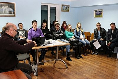 В Симферополе начала работу "Школа молодого судьи"