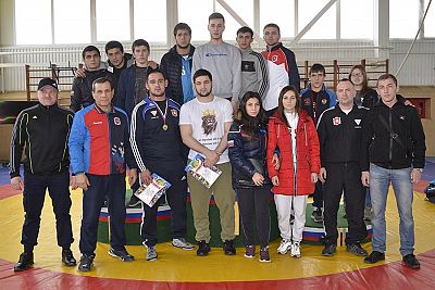 Крымские борцы-вольники завоевали семь медалей в первенстве ЮФО среди юниоров до 21 года