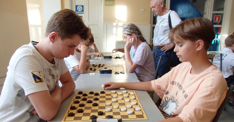 36 шашистов 15 из россии. Севастополь центр спорт подготовки сборных.