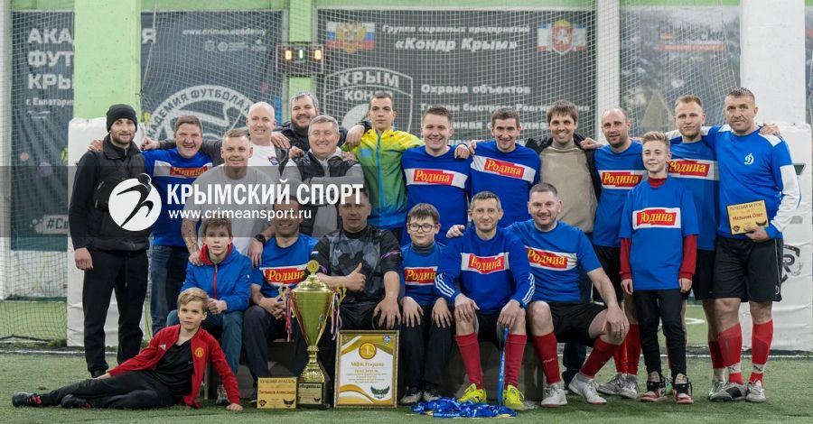 “Rodina” est la gagnante de la Coupe de la Ligue Football Simf 5×5 Night pour la saison 2023/24 !